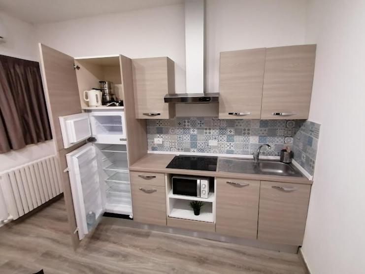 Indipendent Mini Apartment Pescara Centro Exterior photo